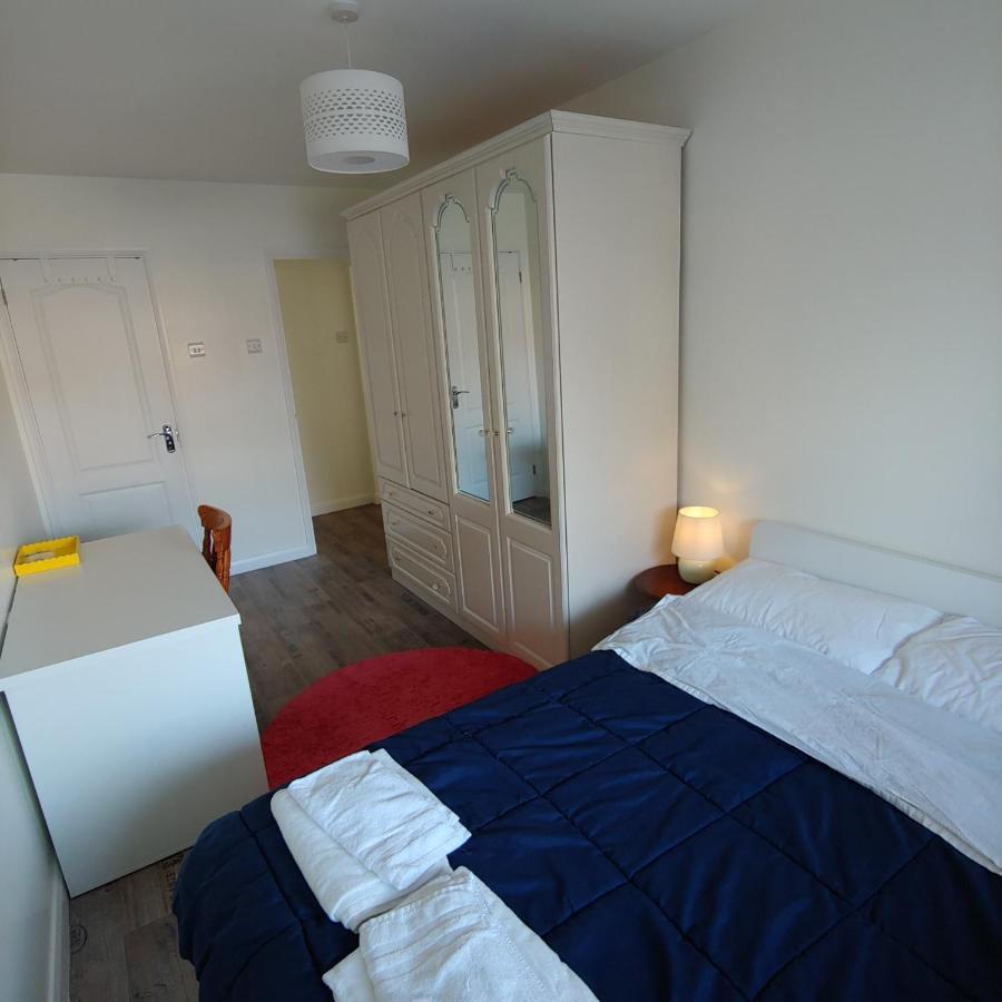 Ensuite Master Bedroom, Private Bathroom, Inside Family Home, Walking Distance To Harry Potter Watford  Bagian luar foto