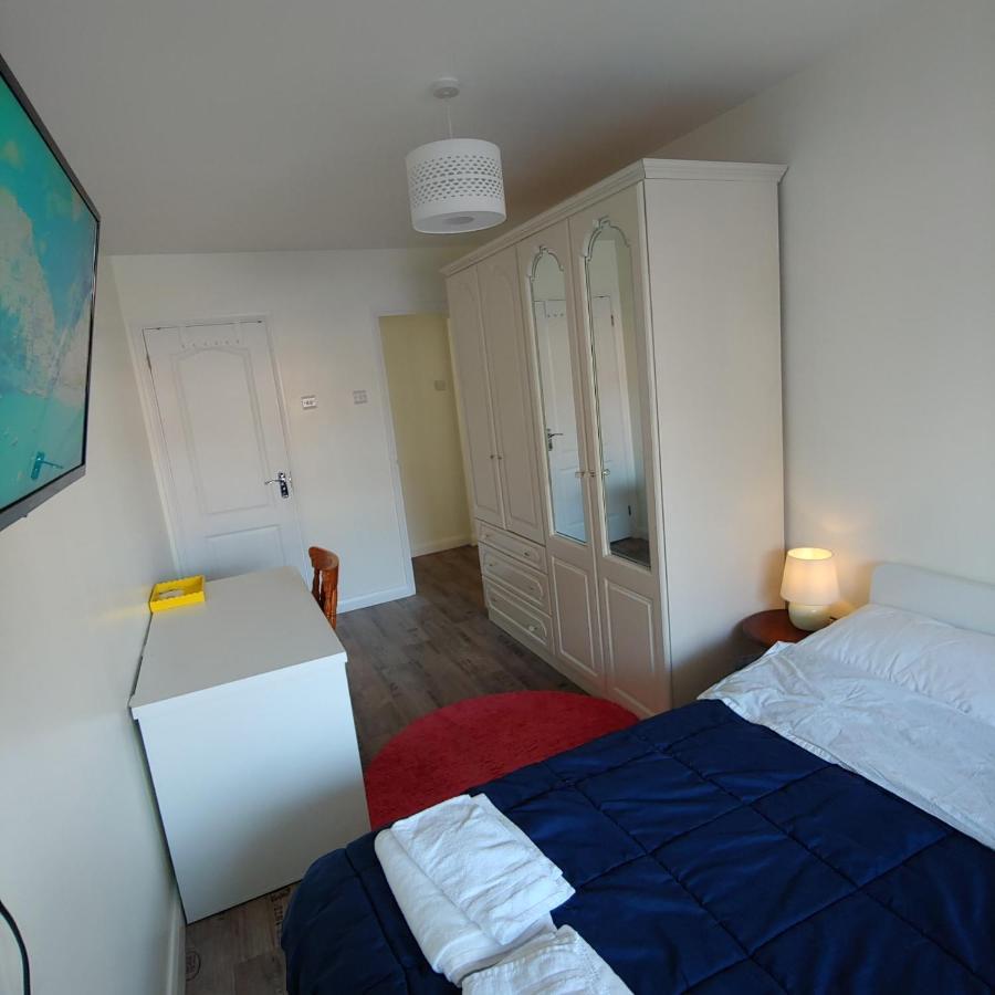 Ensuite Master Bedroom, Private Bathroom, Inside Family Home, Walking Distance To Harry Potter Watford  Bagian luar foto